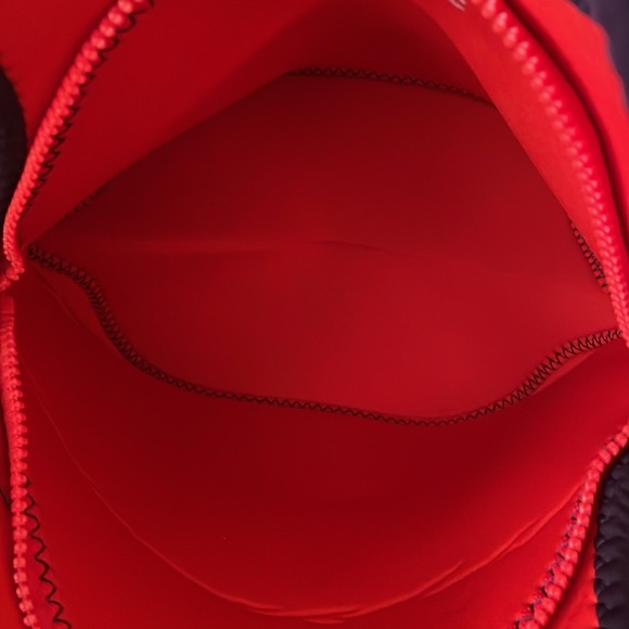 NWOT BUILT Mini Soft Neoprene Lunch Tote Bag-Lightweight, Insulated and Reusable - Picture 4 of 5